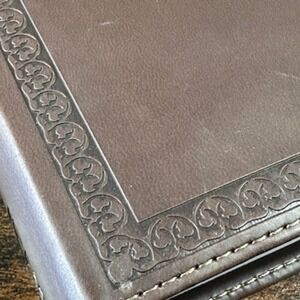 NIV Holy Bible Zondervan Brown Leathersoft Embossed *Some Markings Christian God